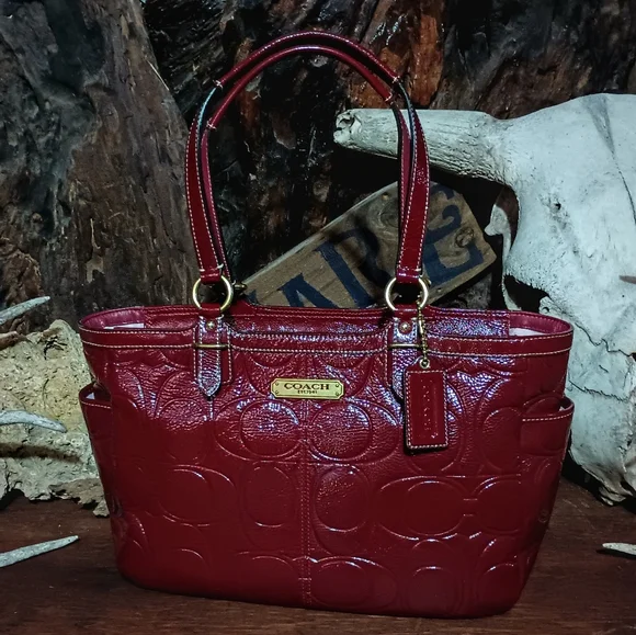 Coach 'gallery' signature embossed patent leather bag #f19462 - Picture 2 of 10